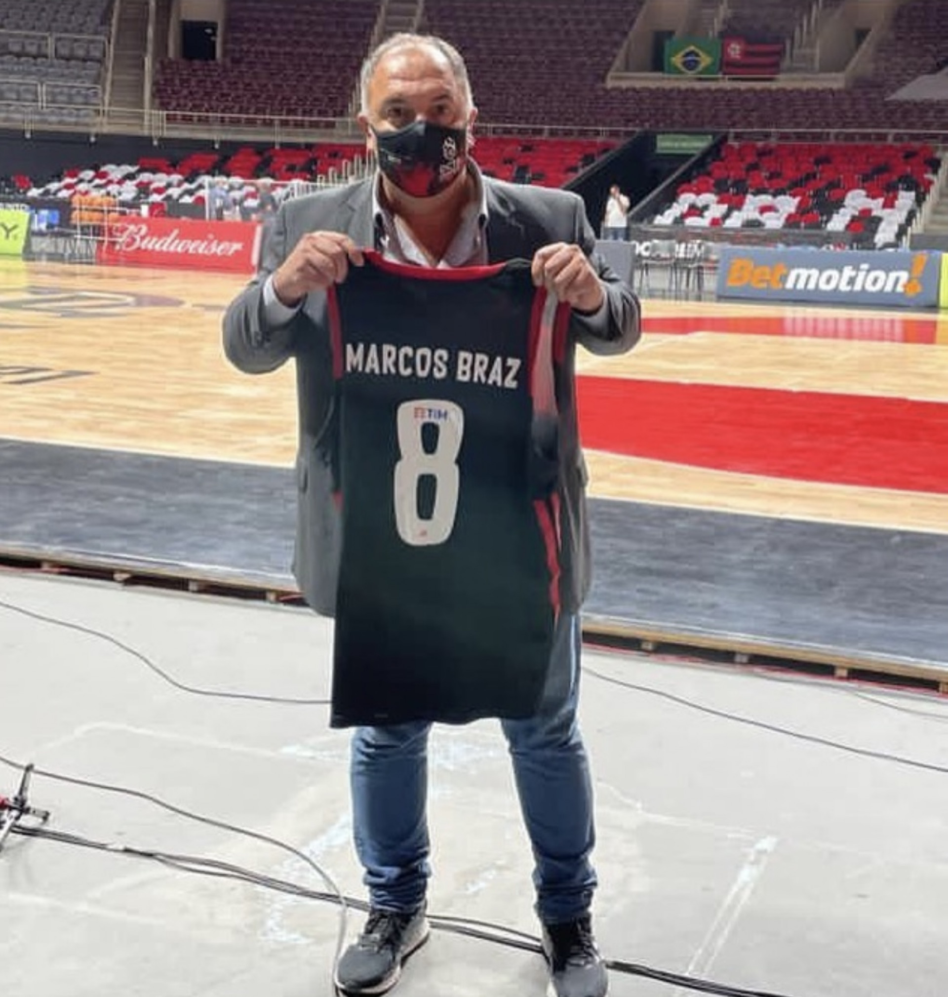 Marcos Braz é expulso de casa após flagra na Sapucaí - Reprodução