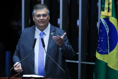 Dino afirma que pode disputar eleições após aposentadoria do STF