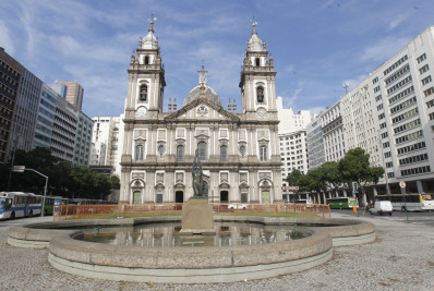 Paes sanciona lei que cria data em memória às vítimas da Chacina da Candelária