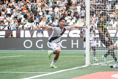 Pablo Galdames se destaca e cai nas graças da torcida do Vasco