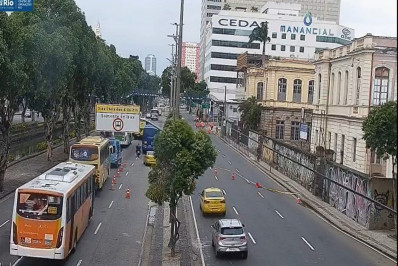 Parte da Avenida Presidente Vargas, no Centro do Rio, é interditada devido a risco de desabamento
