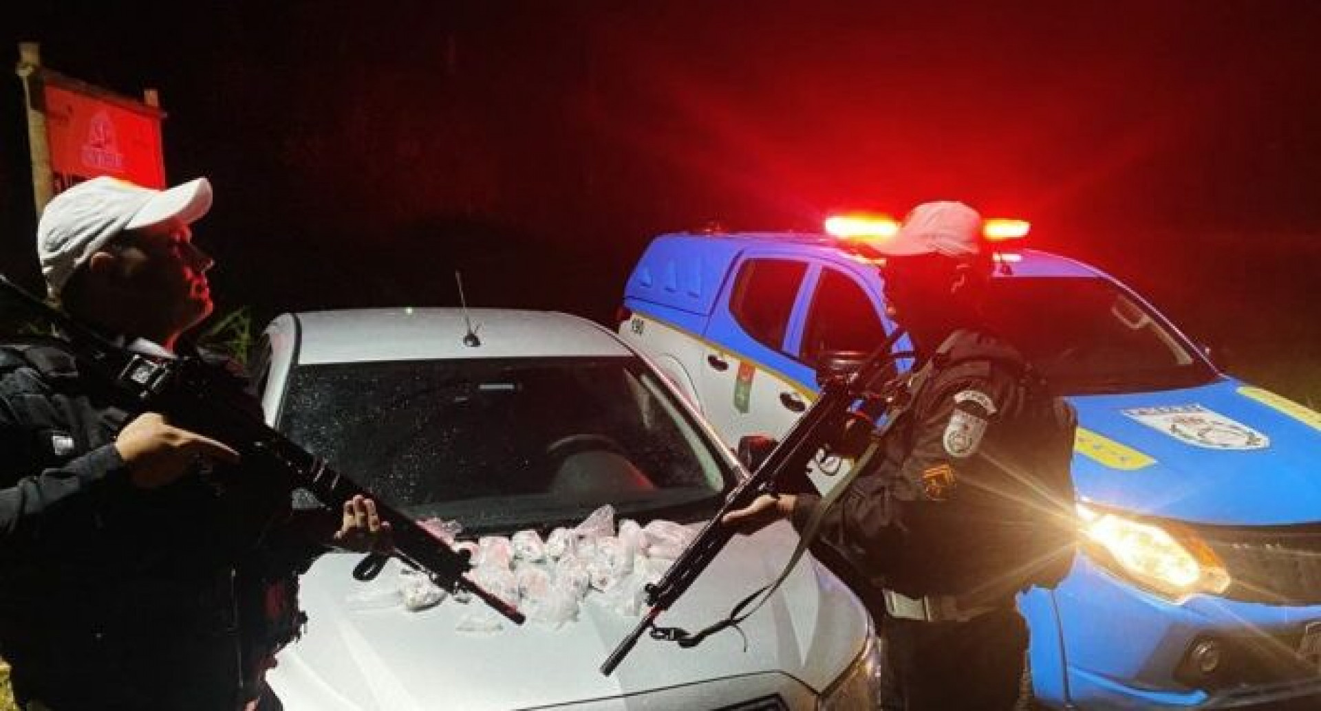 Diante dos fatos, a guarni&ccedil;&atilde;o encaminhou Ana Luz &agrave; 121&ordf; DP de Casimiro de Abreu, onde foi autuada em flagrante por tr&aacute;fico de drogas - Foto: Divulga&ccedil;&atilde;o