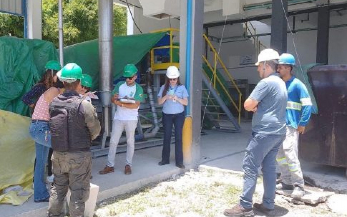 Secretaria do Ambiente e Saneamento vistoriando