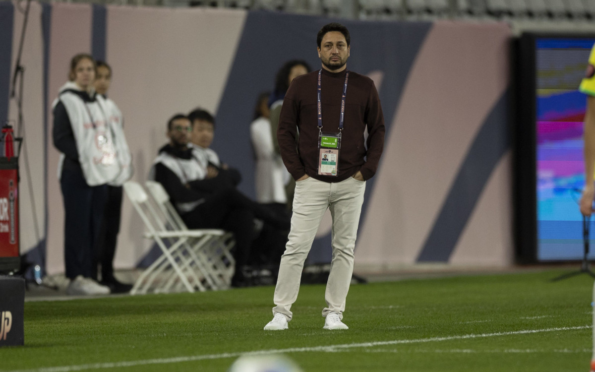 Arthur Elias é o técnico da seleção brasileira feminina principal