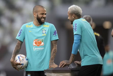 Família de Neymar doa R$ 800 mil e ajuda a reduzir pena de Daniel Alves
