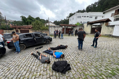 Quadrilha que roubou residências em Petrópolis é presa em Teresópolis