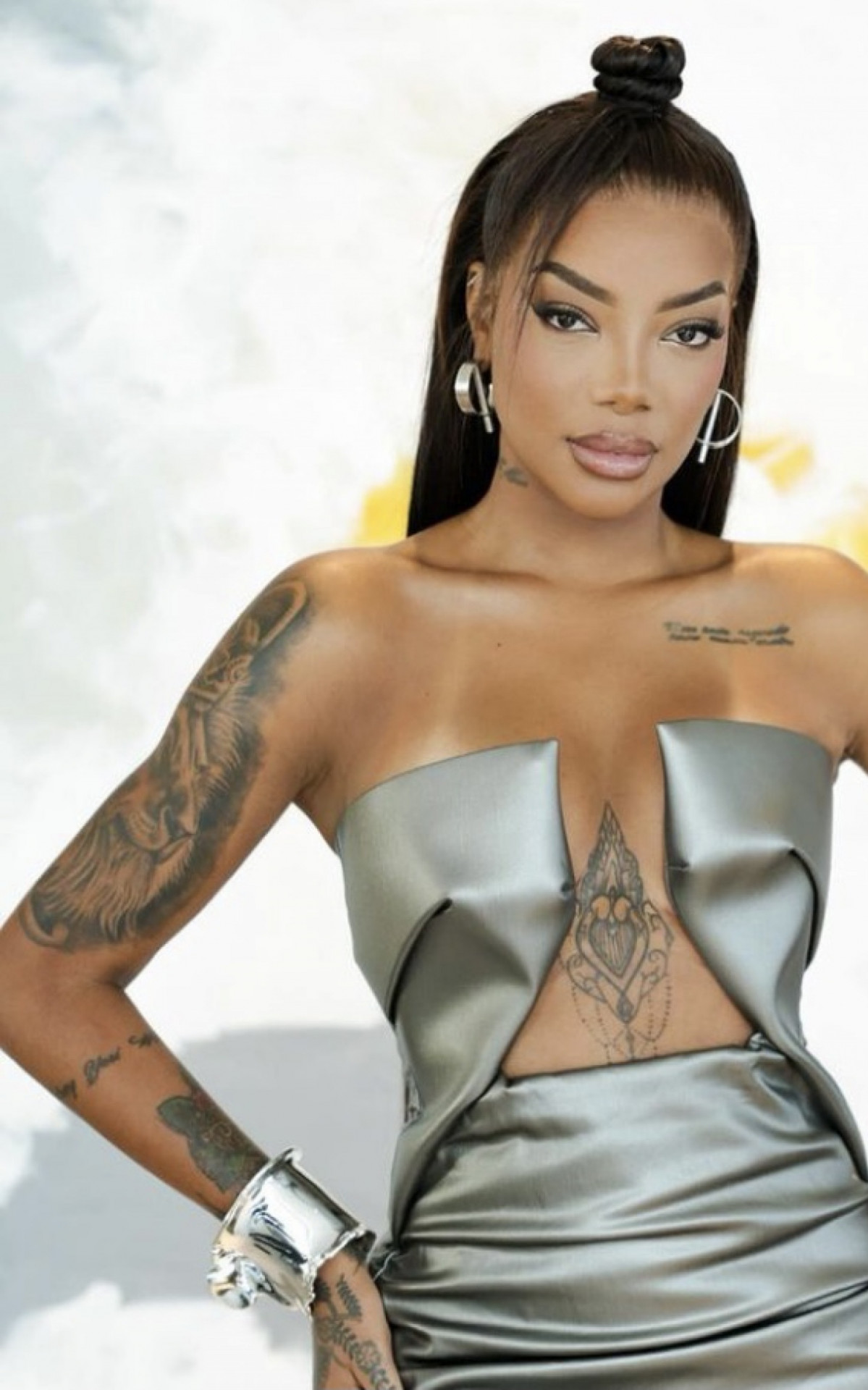 Ludmilla durante prêmio Lo Nuestro, em Miami