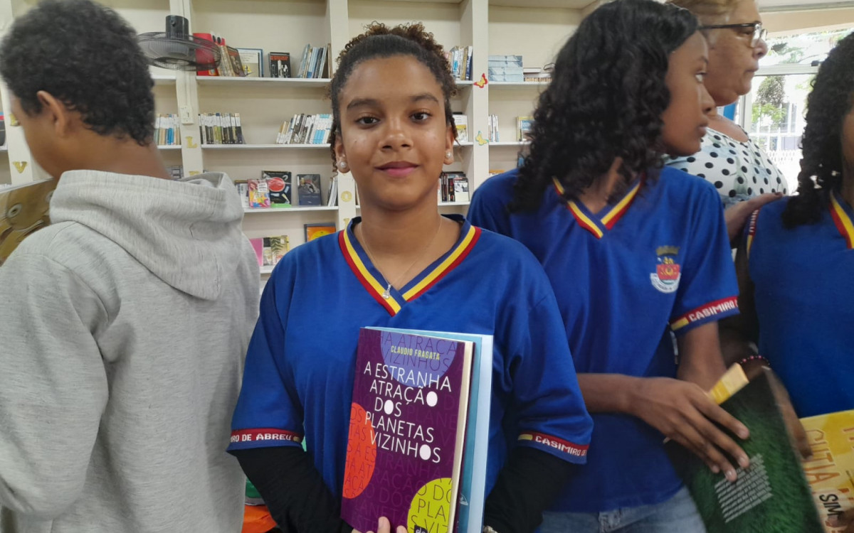 Vencedor do prêmio Jabuti de Literatura vem a Casimiro autografar obras
