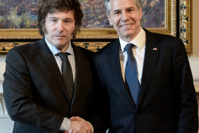 Blinken diz que Argentina 'pode contar' com EUA para estabilizar sua economia