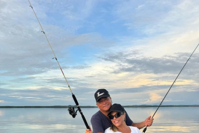 Poliana Rocha acompanha Leonardo em dia de pescaria no Rio Tocantins