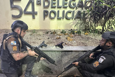 Dois criminosos morrem após troca de tiros com a PM em Belford Roxo