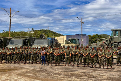 Marinha chega em Queimados em apoio ao combate aos danos causados pelas chuvas