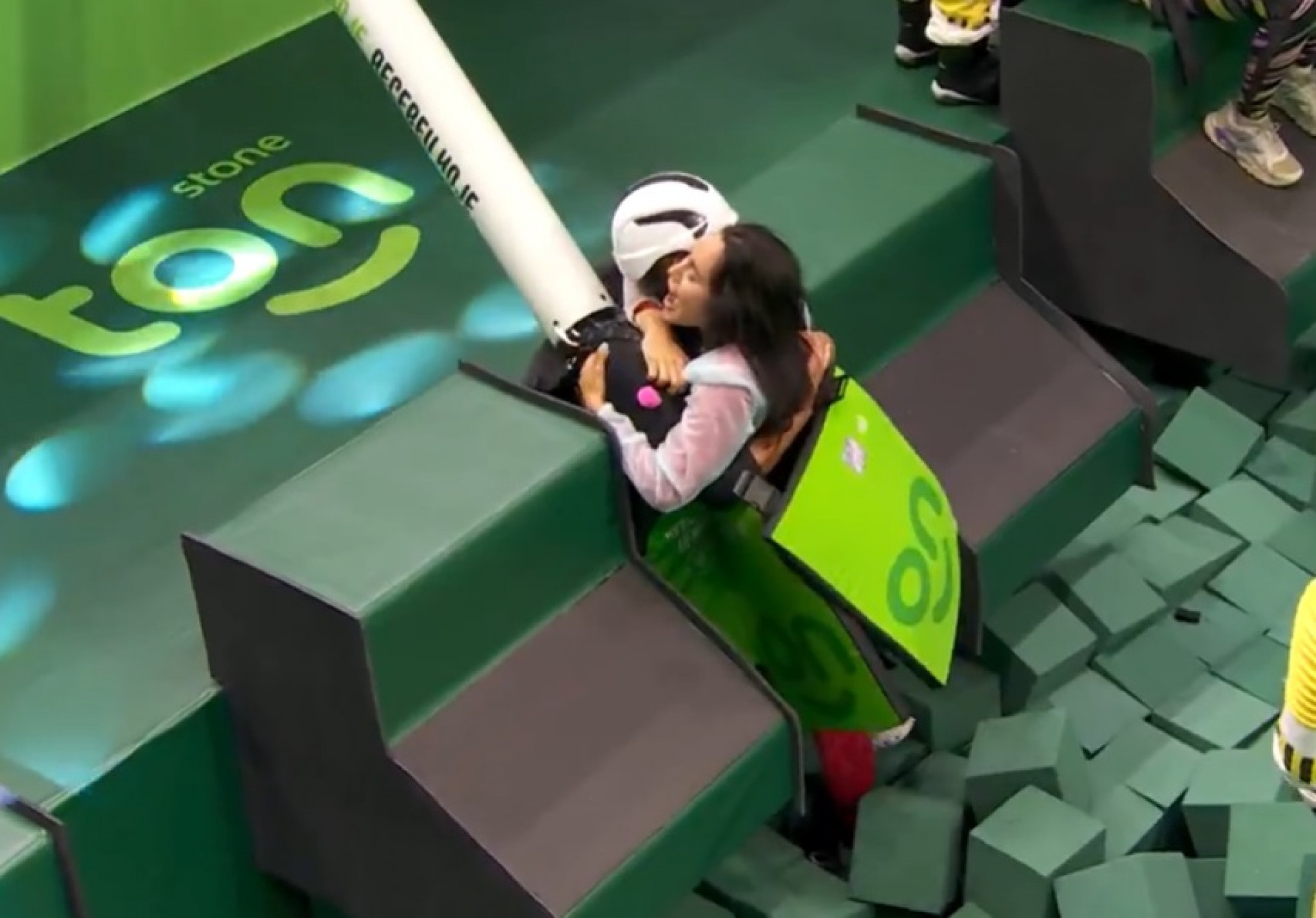 Beatriz e Isabelle levam a melhor em prova de resistência - Reprodução de vídeo / TV Globo