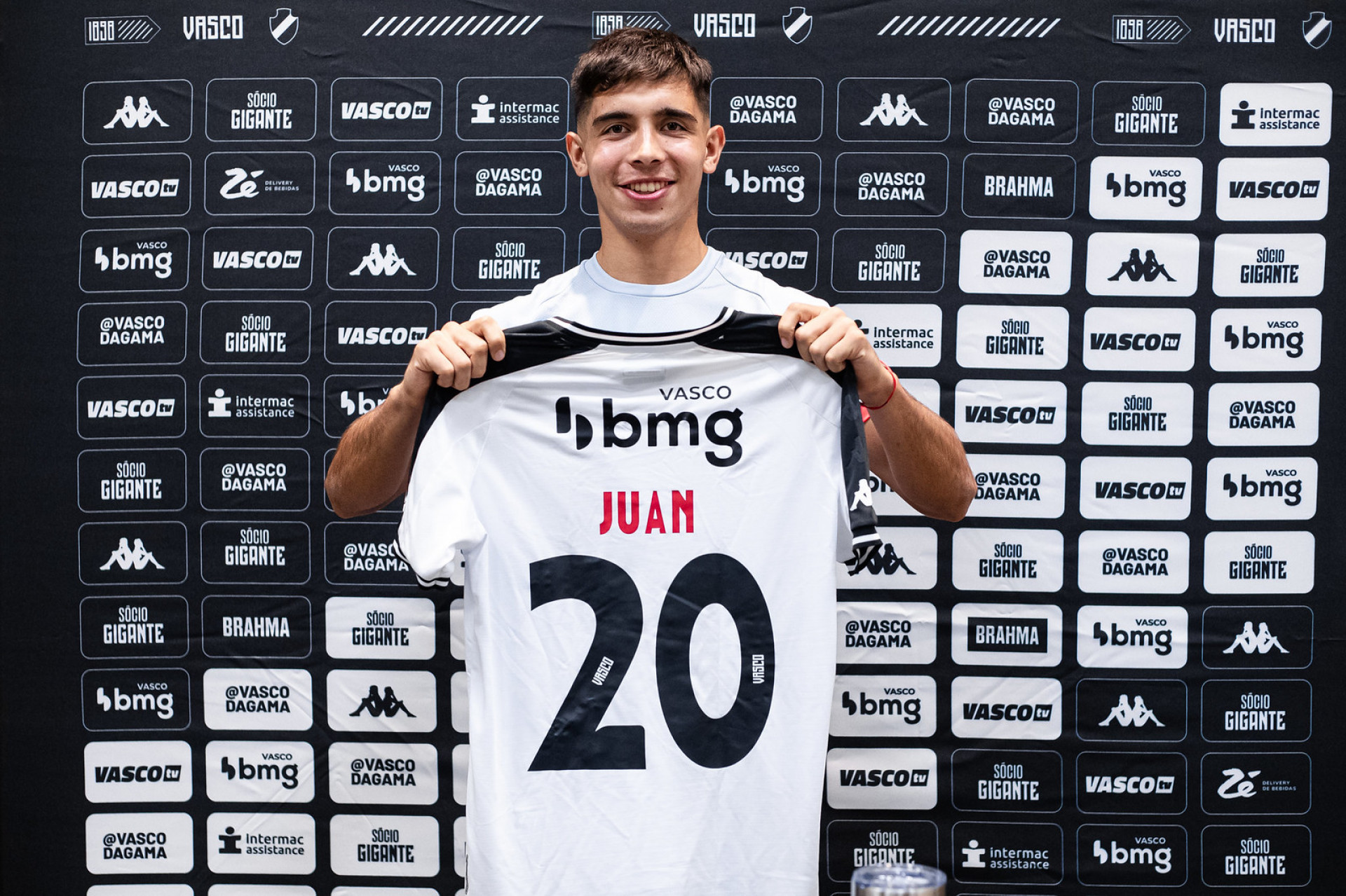 Juan Sforza vestirá a camisa 20 do Vasco - Leandro Amorim | Vasco da Gama