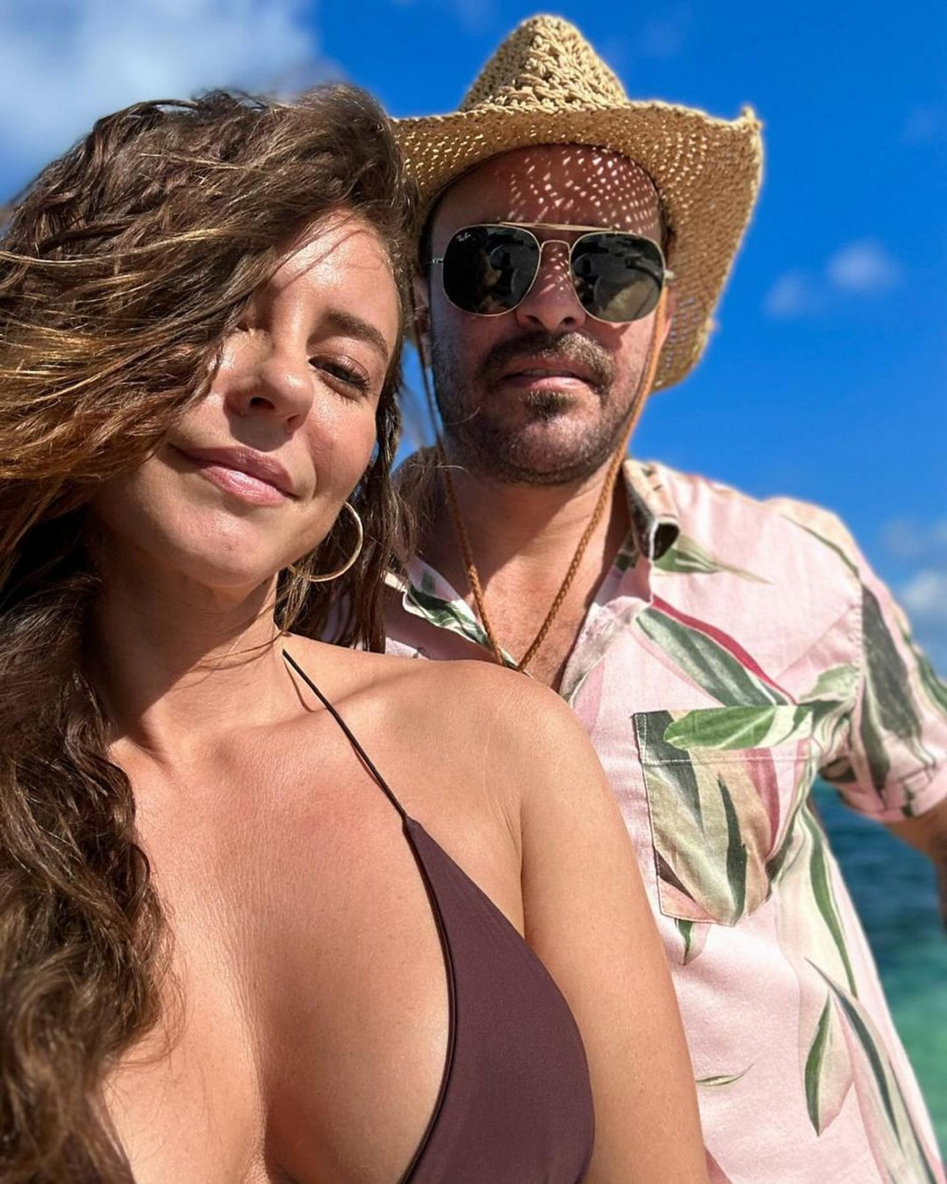 De biquíni, Paolla Oliveira abre álbum de férias nas Maldivas com Diogo Nogueira