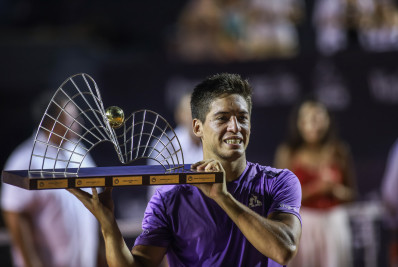 Báez vence o compatriota Navone e é campeão do Rio Open 2024