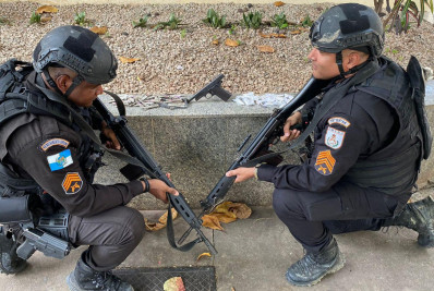 PM prende criminoso com pistola, munições e drogas após troca de tiros em Belford Roxo