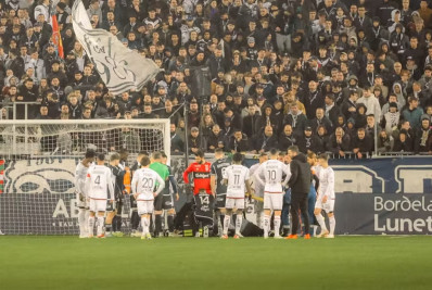 Atacante do Bordeaux segue em coma e situação comove o futebol francês