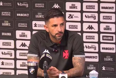 Emiliano Díaz avalia atuação do Vasco e exalta a torcida: 'Inacreditável'
