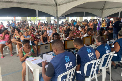 Complexo da Maré recebe mutirão de serviços