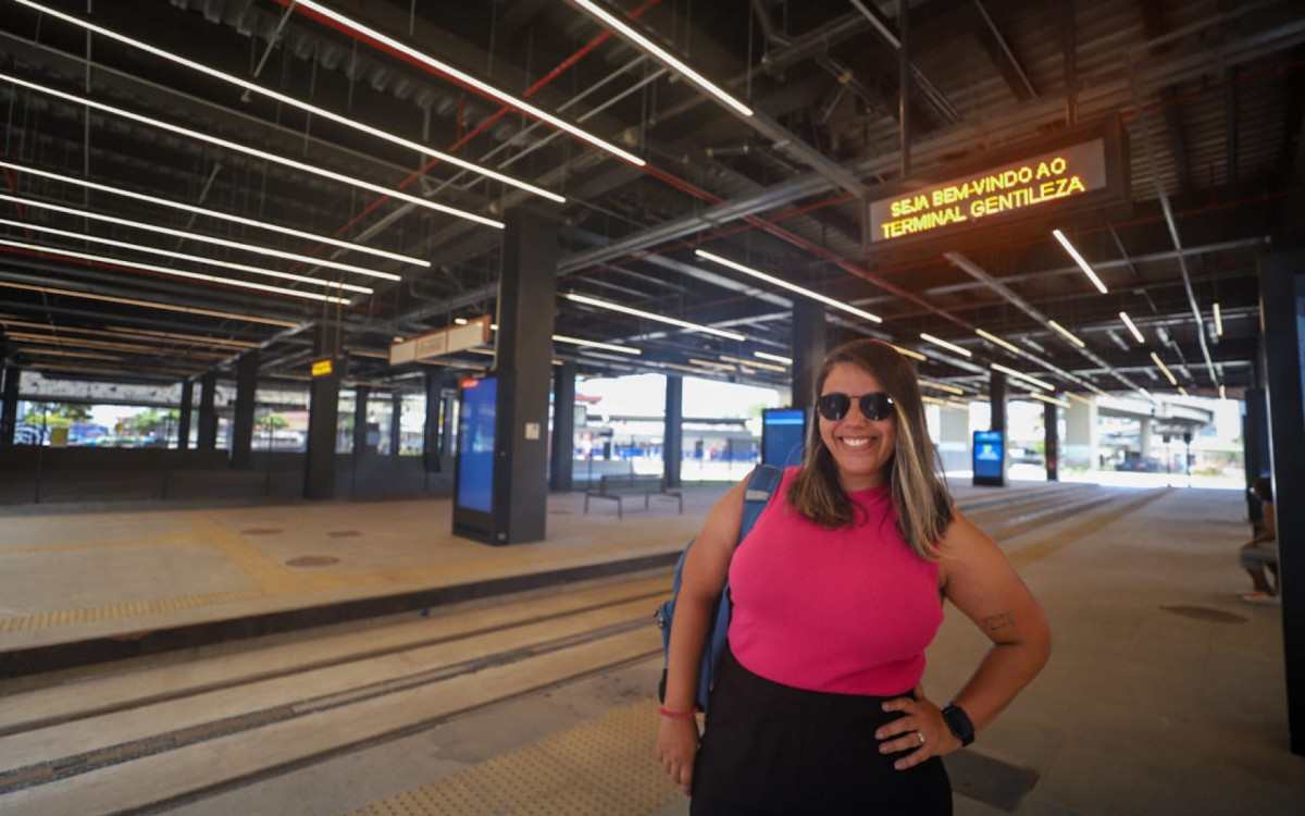 Carine Ximenes é corretora de imóveis