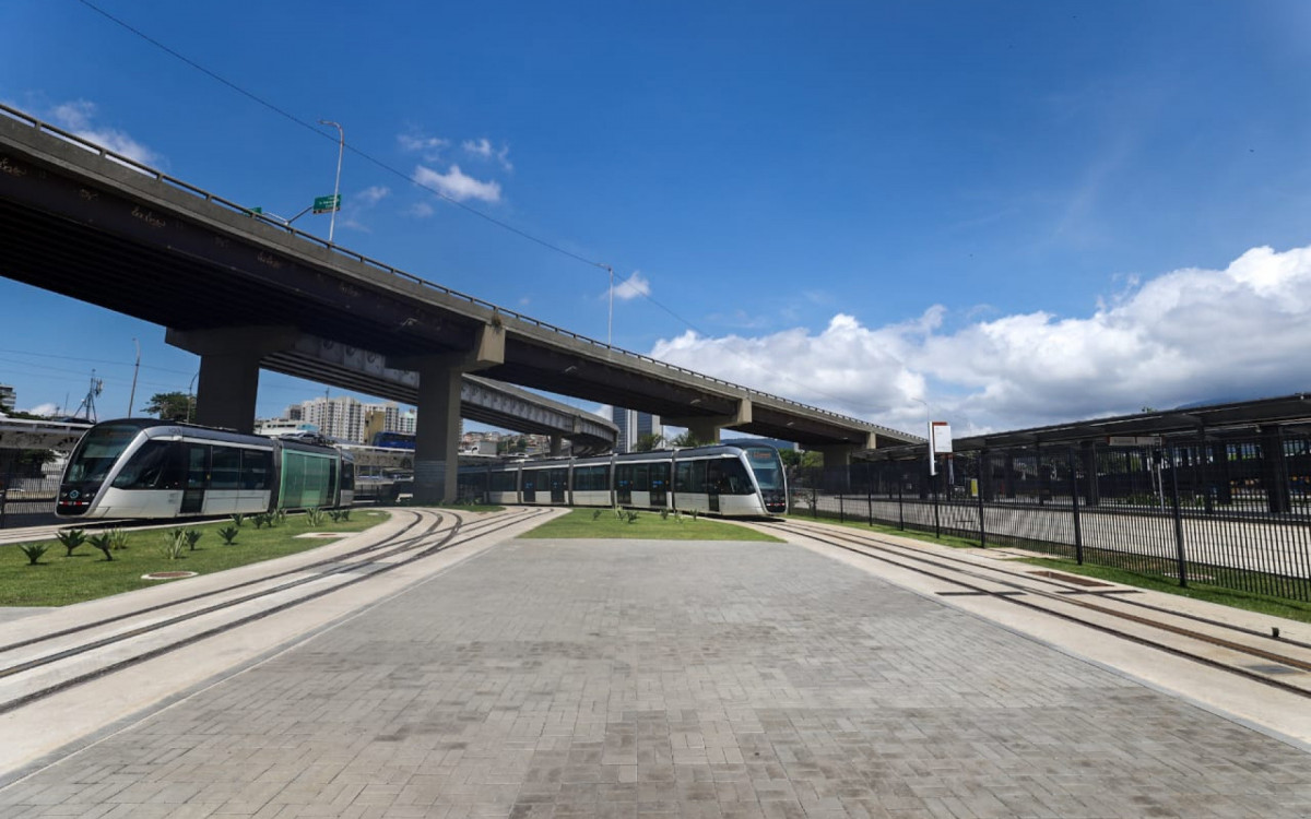 Linhas do VLT saindo do Terminal