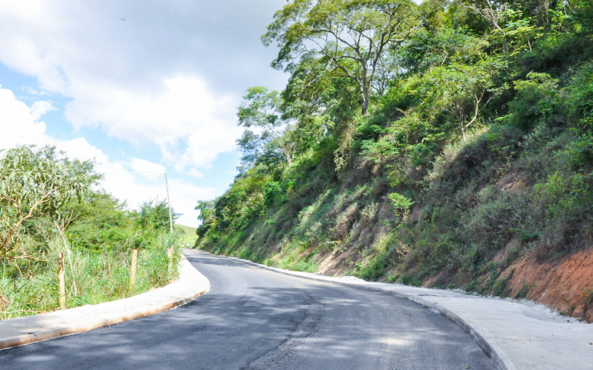 Morro do Recreio foi a mais recente via pavimentada pelo programa