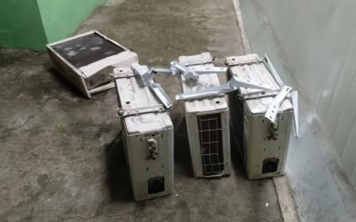 Suspeito de furto já havia retirado quatro condensadores da parede da unidade de saúde