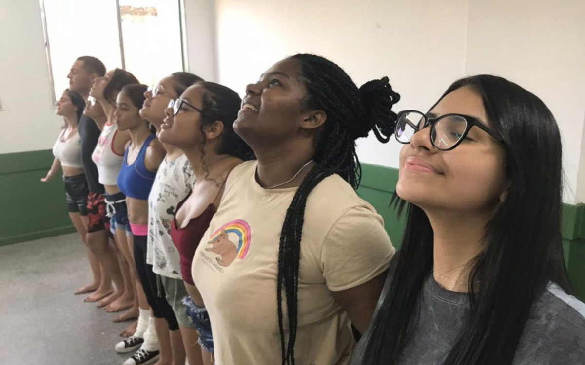 Aulas de teatro também são oferecidas na Oficina
