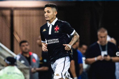 Vasco x Marcílio Dias: Adson, Rojas e Rossi treinam como titulares e podem ser novidades