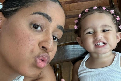 MC Loma rebate críticas por deixar a filha experimentar leite materno de Mirella Santos