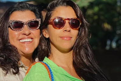 Regina Casé relembra perda auditiva da filha: 'Era difícil'