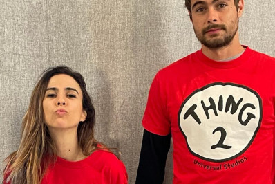 Tatá Werneck posa com a família vestindo camisas iguais e detalhe inusitado chama atenção