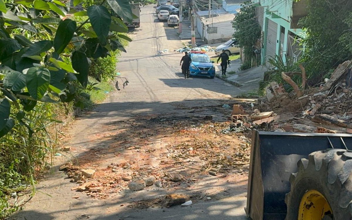 Rua desbloqueada no acesso da Comunidade da Mina