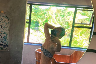 Bianca Bin reflete sobre saúde mental em novo clique de biquíni: 'Viver o presente'