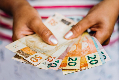 Bolsa Família de fevereiro é pago a beneficiários com NIS de final 8