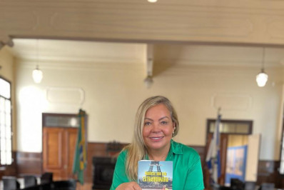 Escritora Sandra Martins participa de projeto Troca de Livros