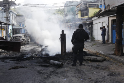 Ferreirinha lamenta fechamento de 69 escolas após megaoperação