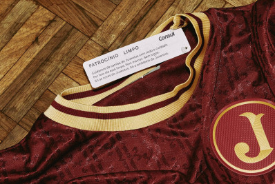 Patrocinador de clube decide não expor marca para deixar camisa ' limpa'