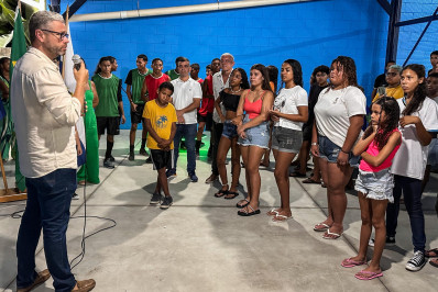 Reforma da quadra coberta do Colégio Peixoto Júnior é entregue em Barra Mansa