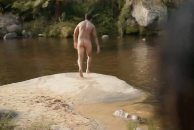 Xamã fica pelado em 'Renascer' e internautas vão à loucura