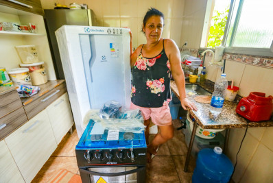 Prefeitura de Belford Roxo entrega kits para famílias atingidas no bairro Vila São Luiz
