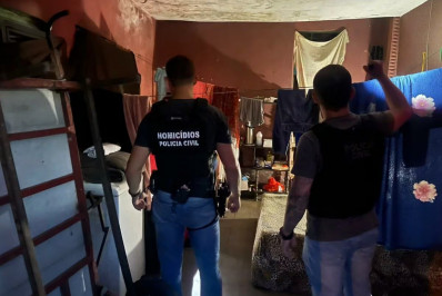 Homem é suspeito de matar três pessoas e beber o sangue das vítimas em Goiás