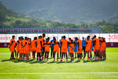 LDU treina no Ninho do Urubu e agradece Flamengo por hospitalidade