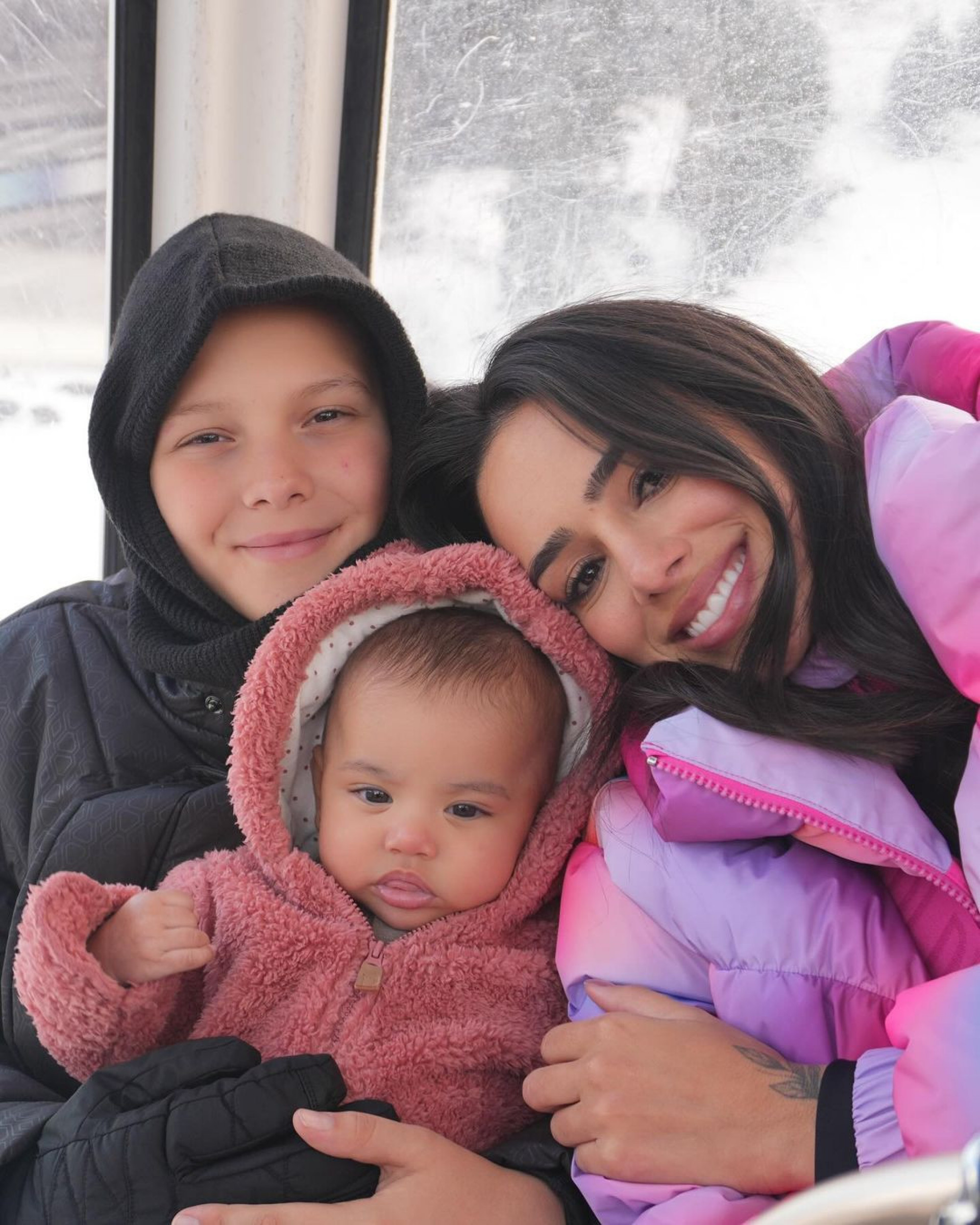 Bruna Biancardi posa com Mavie e Davi Lucca durante viagem 
 - Reprodução / Instagram 