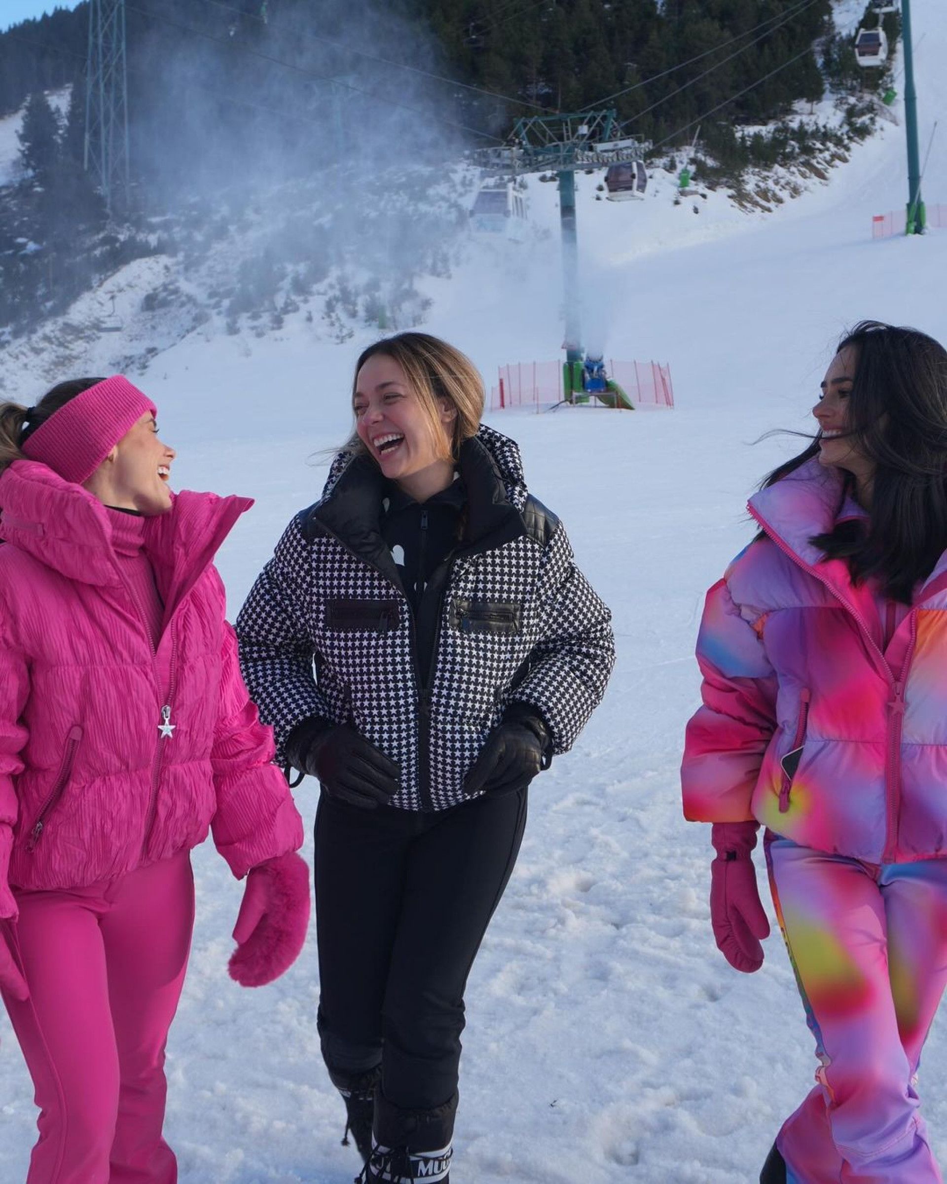 Bruna Biancardi, Carol Dantas e uma amiga durante viagem - Reprodução / Instagram