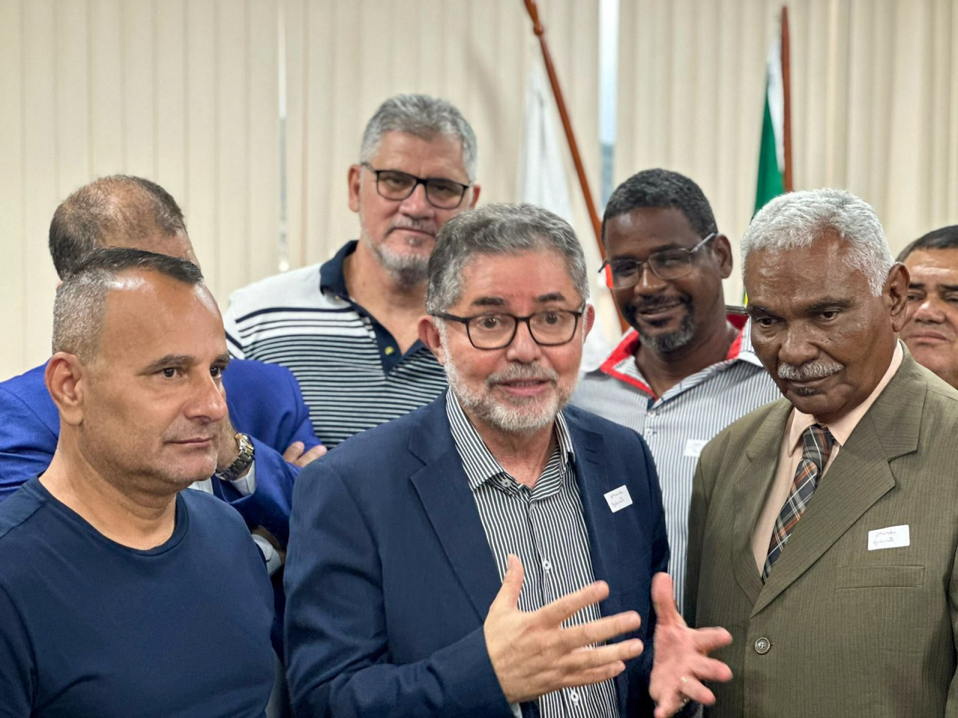 O secretário Luiz Carlos Everton de Farias (ao centro) enfatizou a importância das parcerias com as igrejas - Marina Fontoura/PMBR