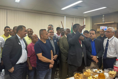 Prefeito recebe representante do Ministério de Desenvolvimento Social e pastores em Belford Roxo