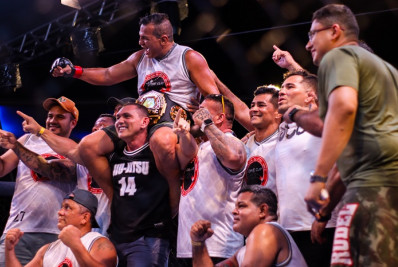 Mr. Cage 48: lenda manauara se despede do MMA com cinturão; confira