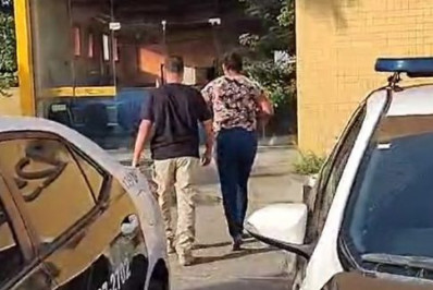 Mulher é presa em São Pedro da Aldeia por aplicar golpe do bilhete premiado